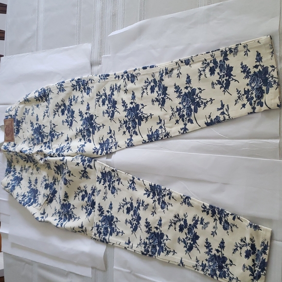 CAMBRIDGE New MOM Jeans Floral Print Ivory Blue Denim 100% Cotton NWT WomensπHP - Picture 3 of 14